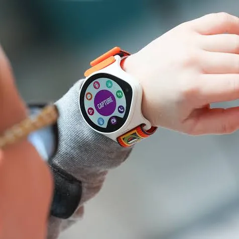 ילדים מסתכלים על NickWatch